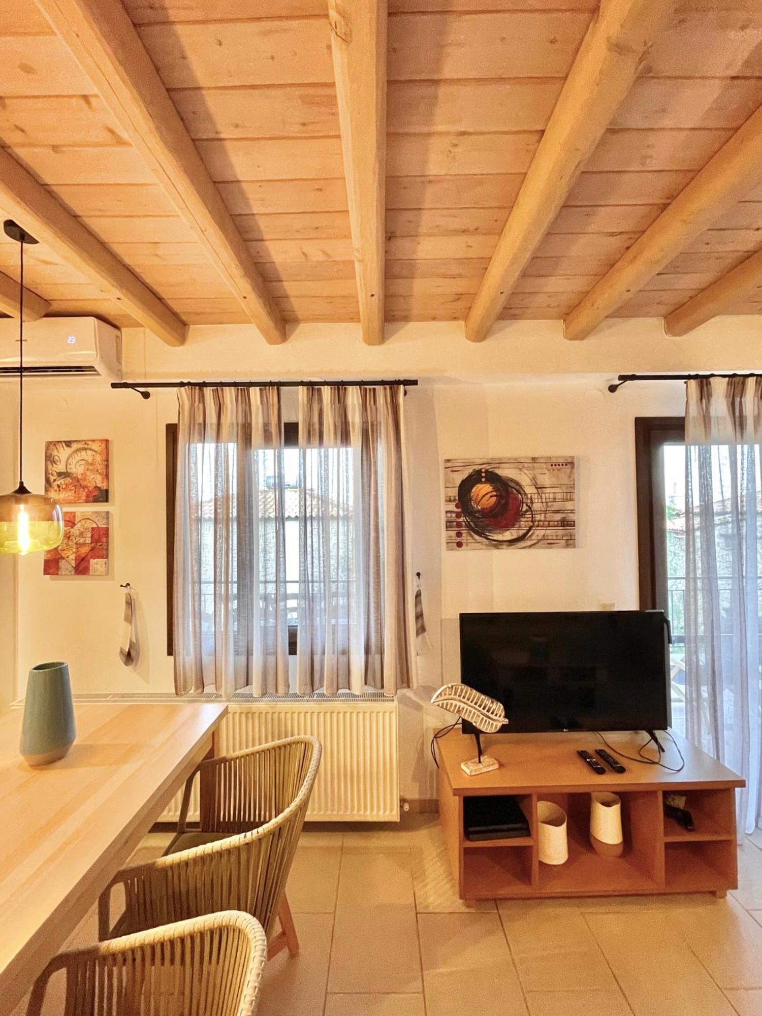 Koumaros Villa *