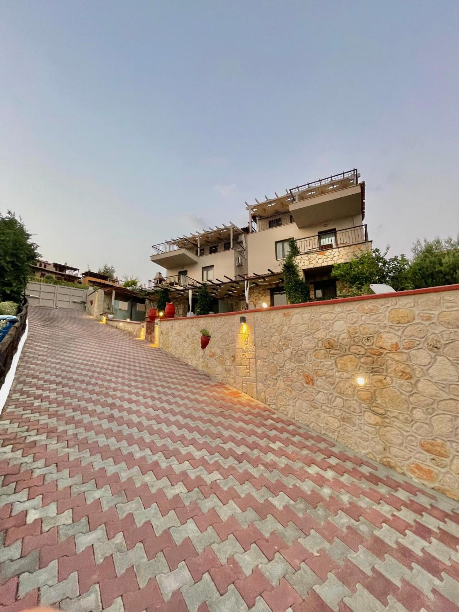 Koumaros Agia Paraskevi (Kassandra)