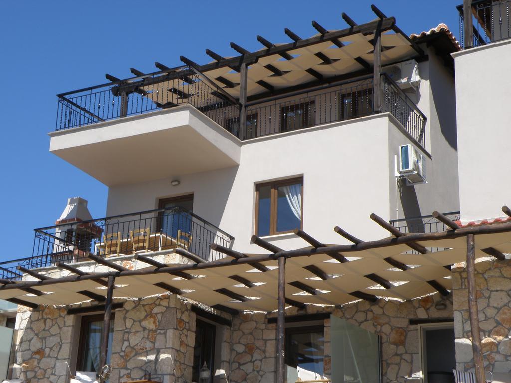 Koumaros Villa *